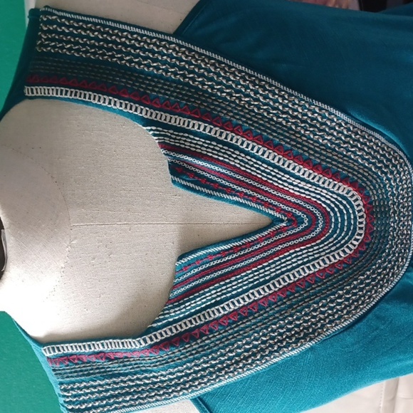 Faded Glory Sleeveless Enbroidered Tank Top, 2X, 23" PTP, 31" L - Picture 2 of 6